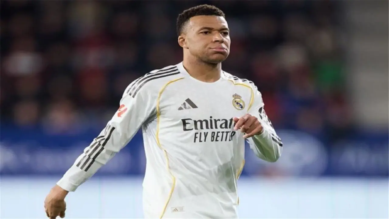 صحيفة ليكيب تكشف كواليس قرار مبابي بشأن خيار الجراحة في الركبة